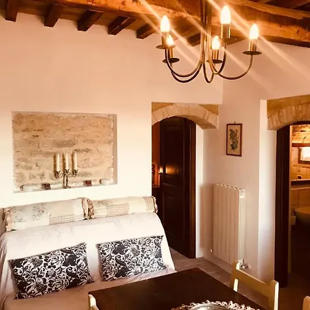 Accogliente Casa In Pietra Con Caminetto Valtopina